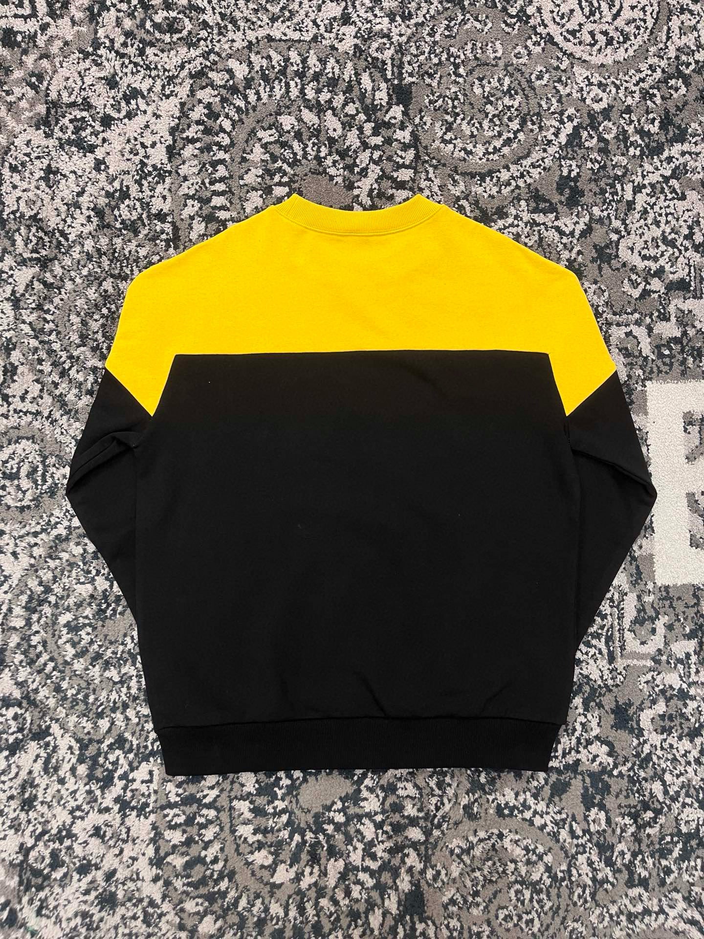 Black yellow Jersey