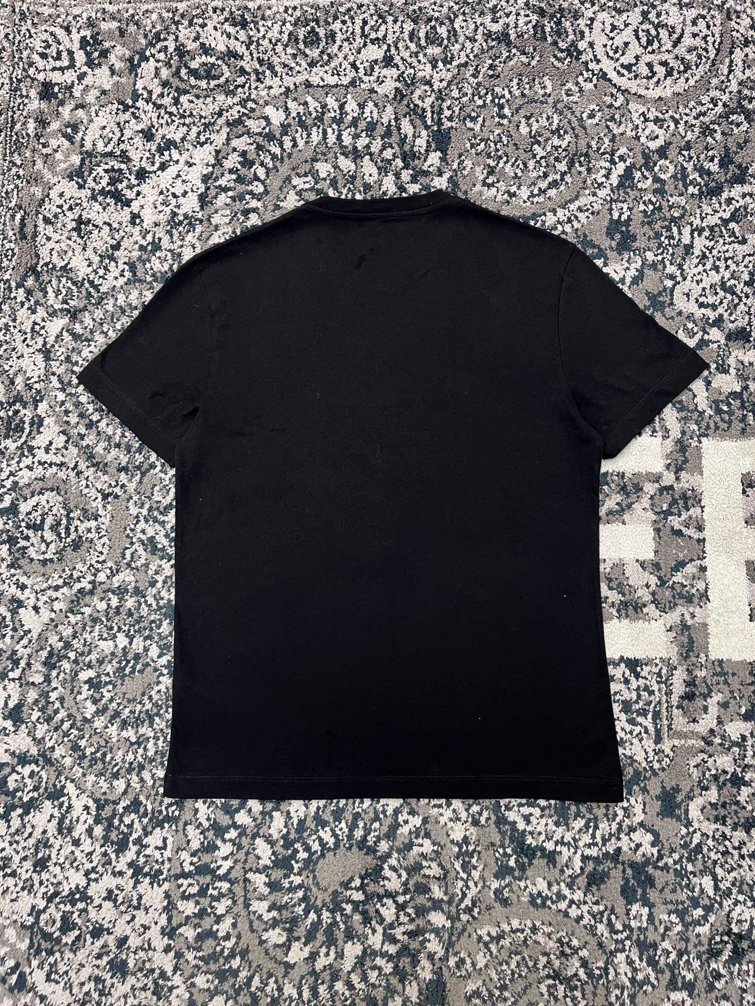 Black T-shirt