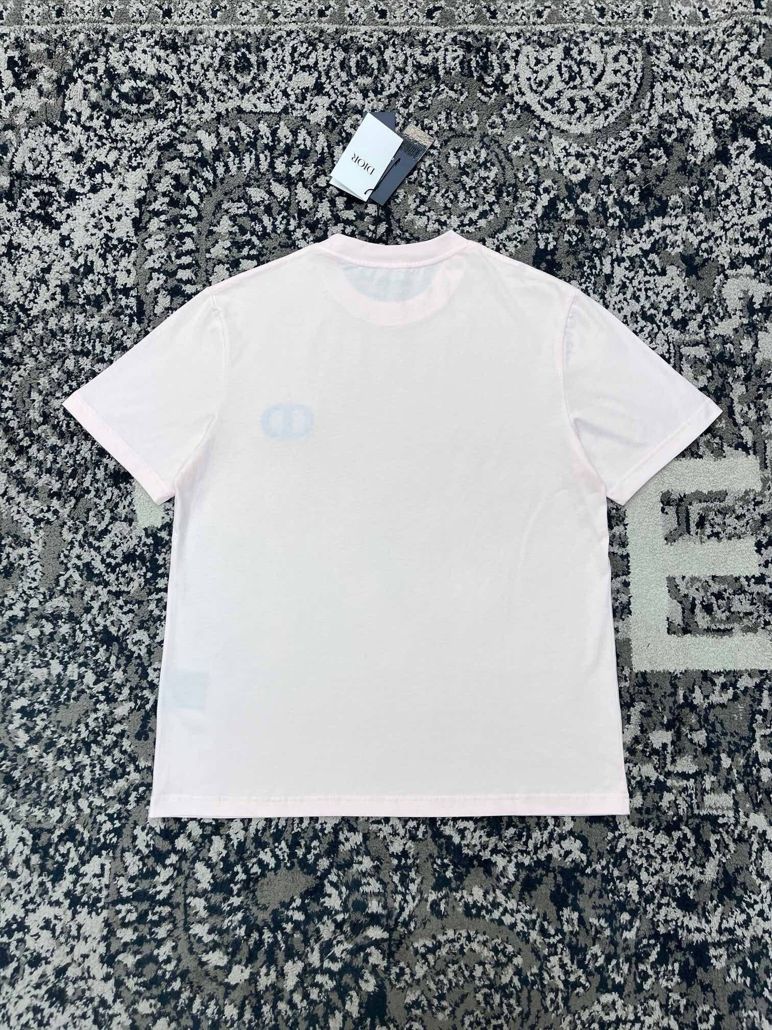 White T-Shirt - Size L