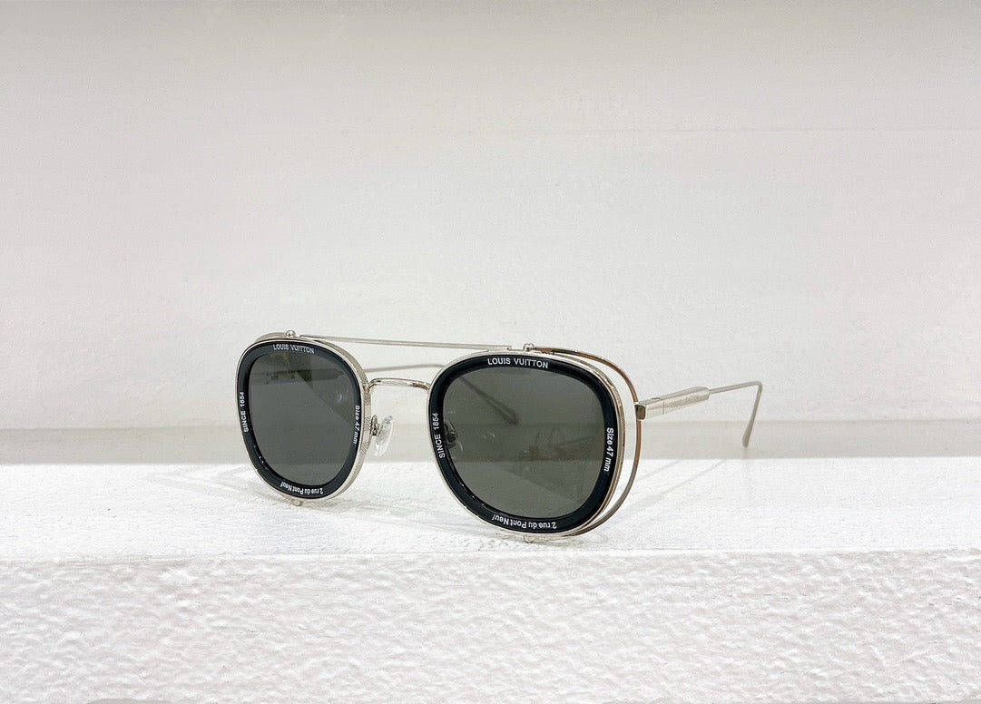 Black,White and Brown Sunglass