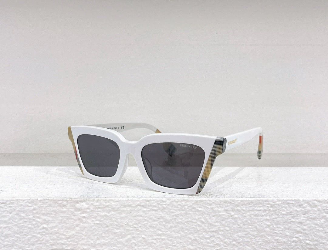 White,Black,Green and Brown Sunglass