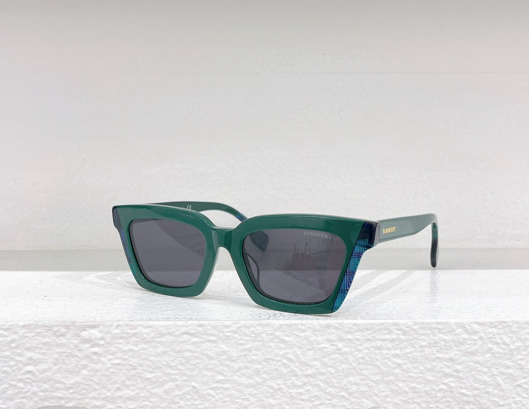 White,Black,Green and Brown Sunglass