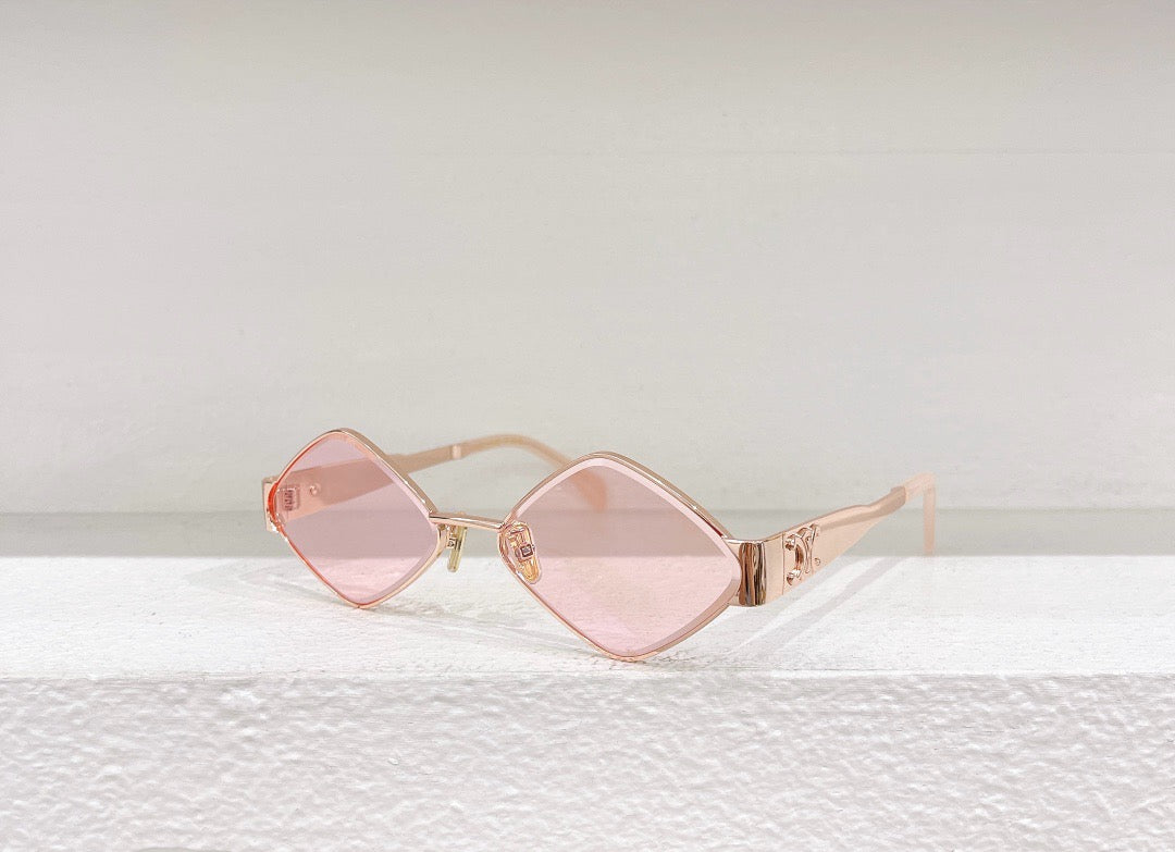 Black,White,Pink and Brown Sunglass
