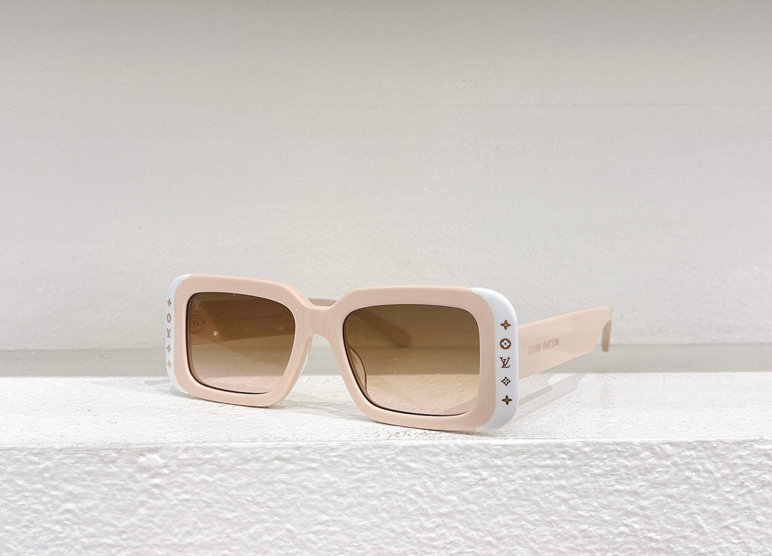 Black,Brown,White and Pink Sunglass
