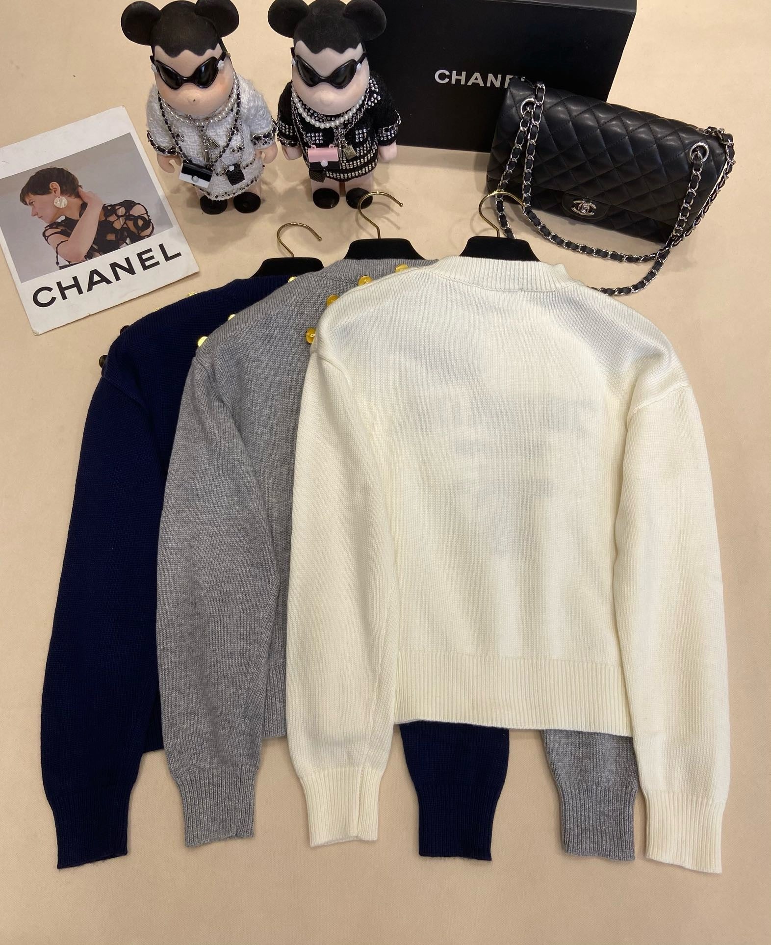 Bue, White and Grey Sweatshirt