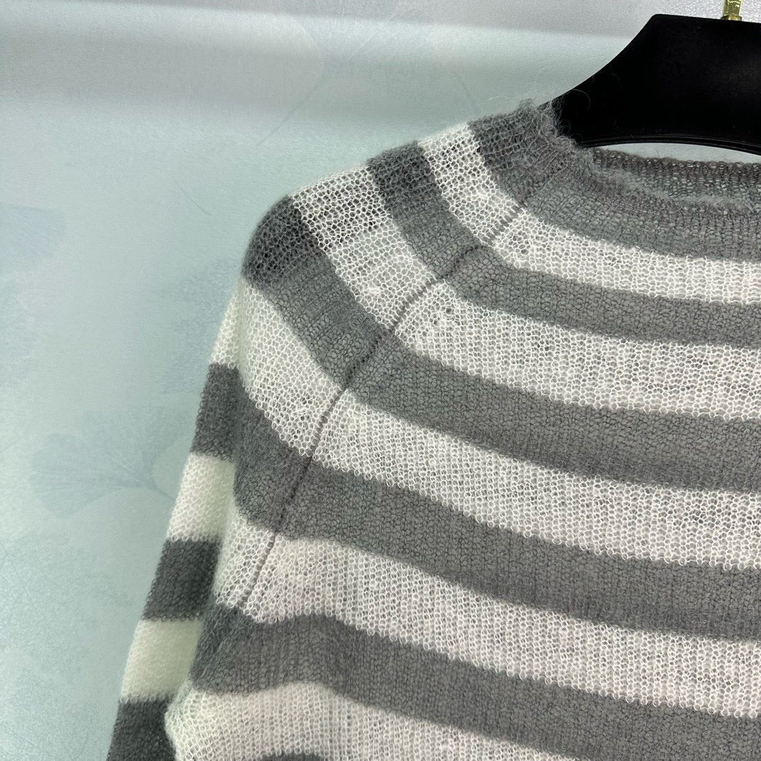 Grey white  Sweatshirt (Brand ?)